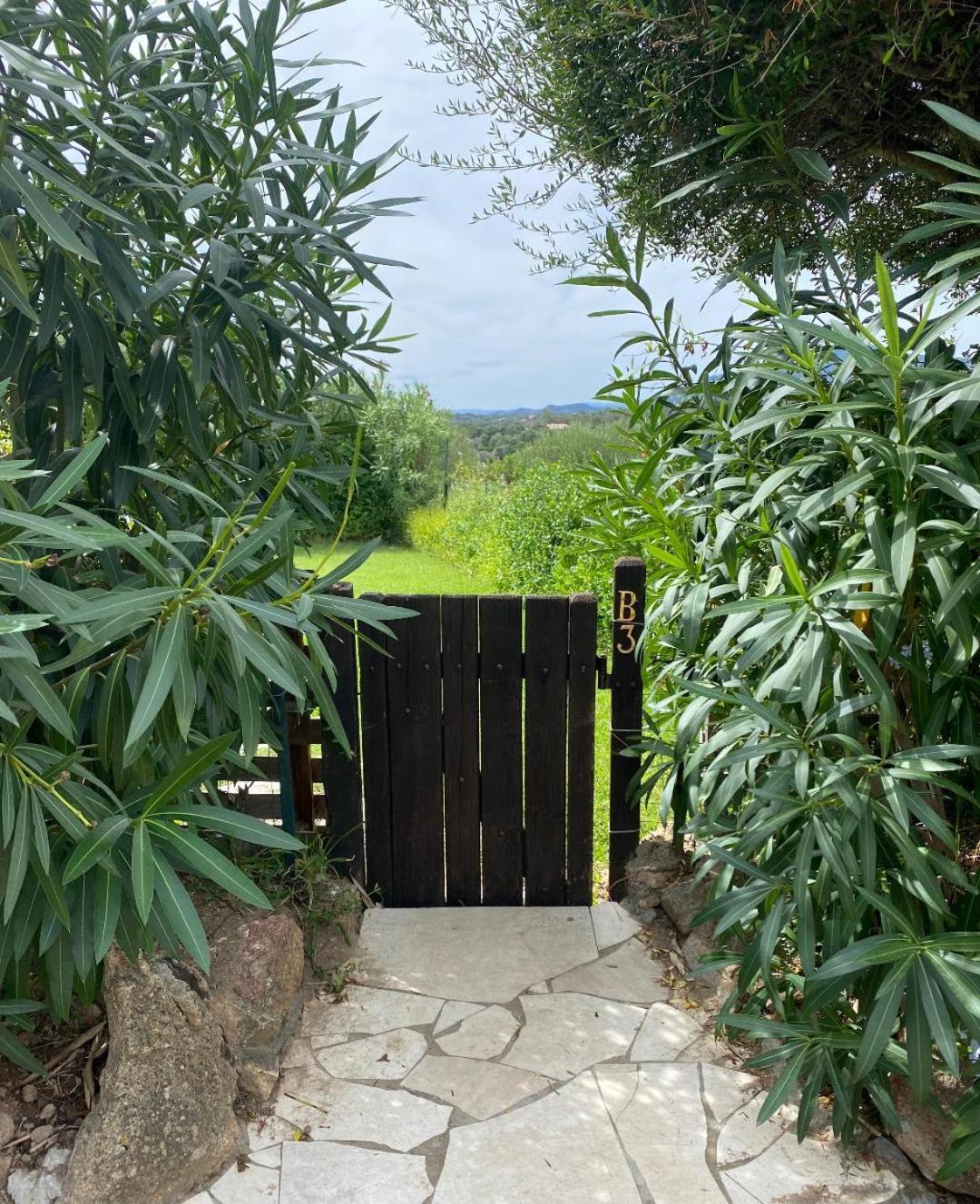 Residenza Costasmeraldina Porto Rotondo Buitenkant foto